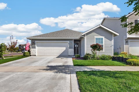 Photo of 514 Learmont St, Meridian, ID 83642 (MLS # 98997403)