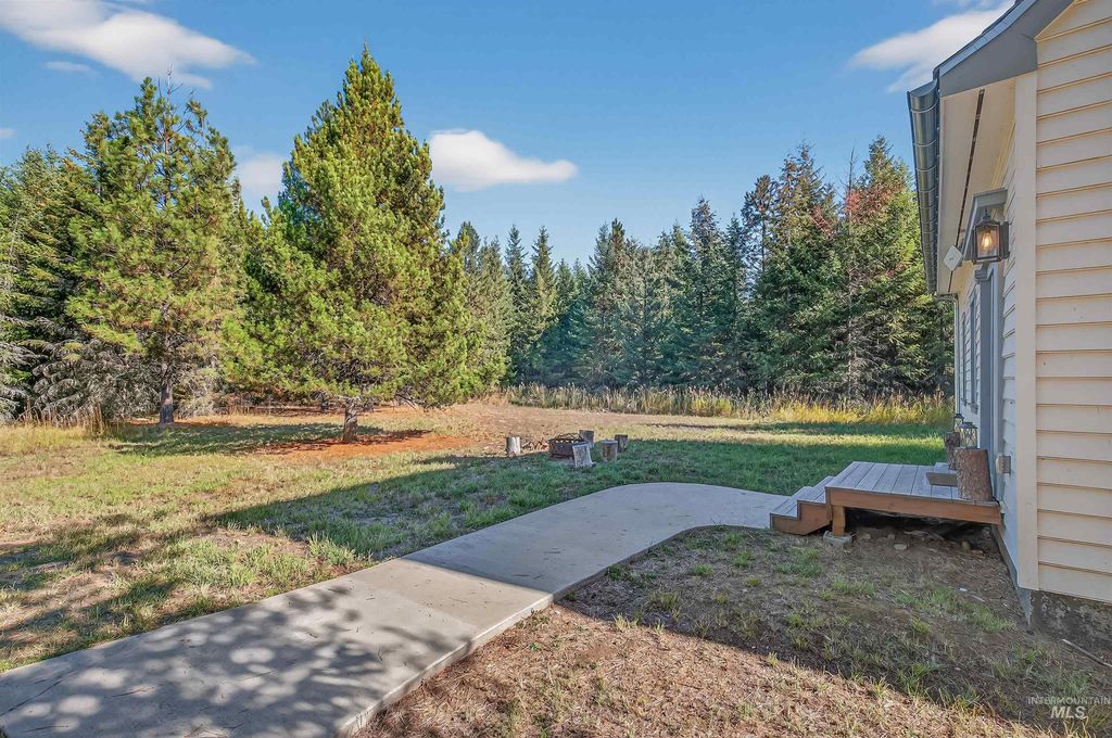 Photo of 1005 Williams Ln, Deary, ID 83823 (MLS # 98964598)