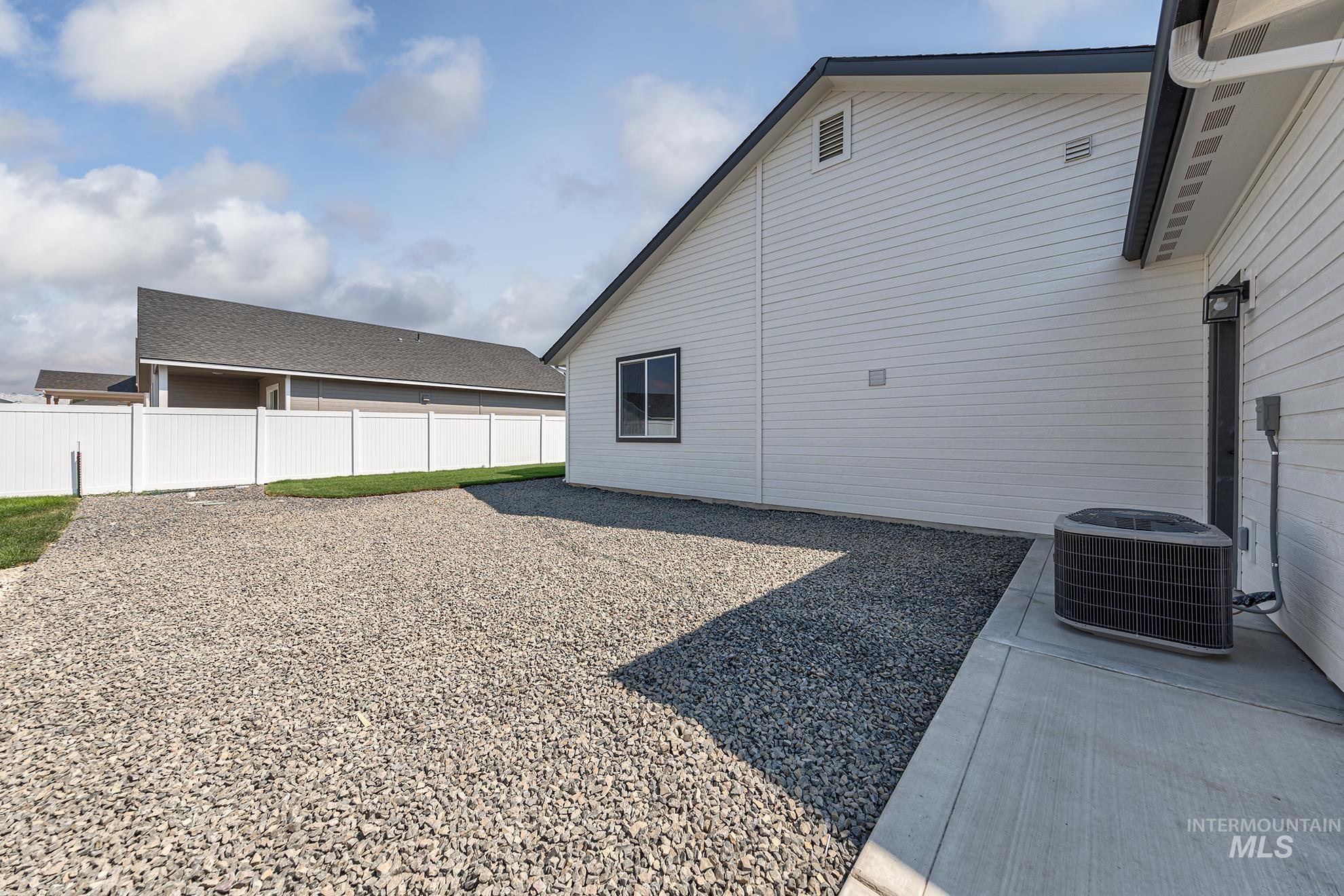 740 Spy Glass St, Payette, Idaho image 32