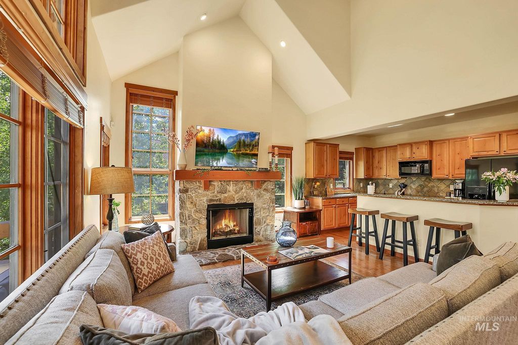 Photo of 76 Clearwater Ct, Donnelly, ID 83615 (MLS # 98969834)