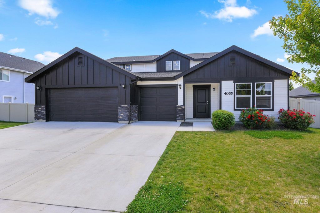 Photo of 4065 E Eagle Ridge Drive, Nampa, ID 83686 (MLS # 98991529)