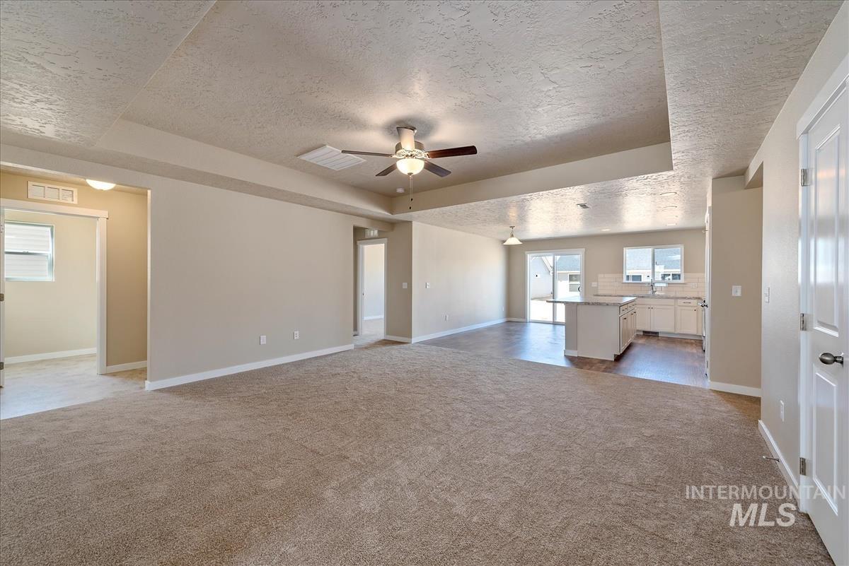 19355 Snowyside Way