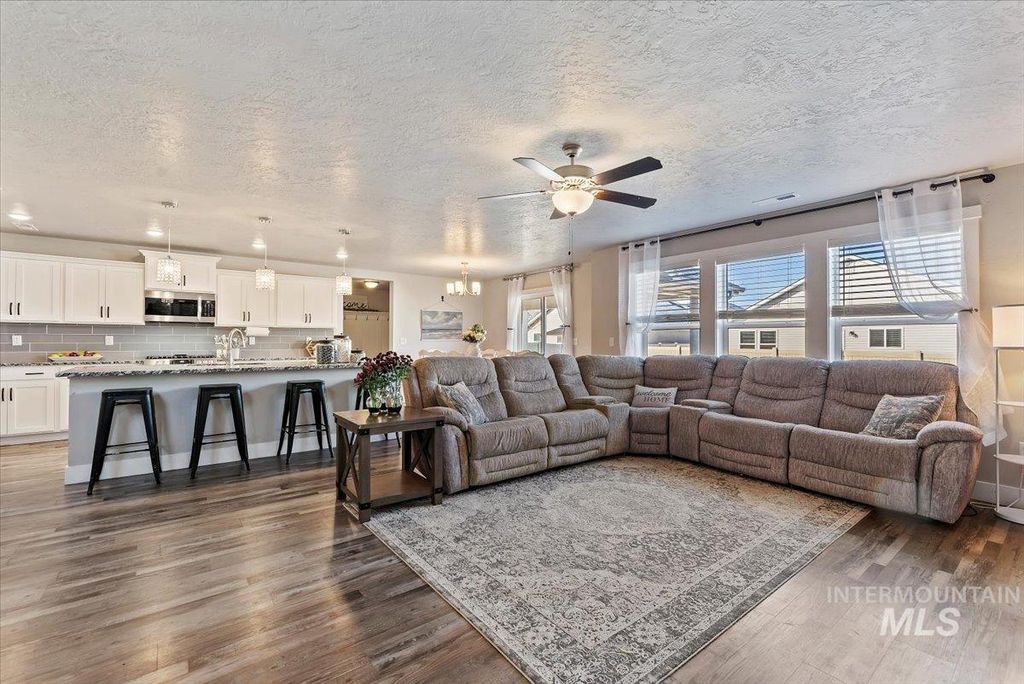 Photo of 16719 Hopper Avenue, Caldwell, ID 83607 (MLS # 98974669)