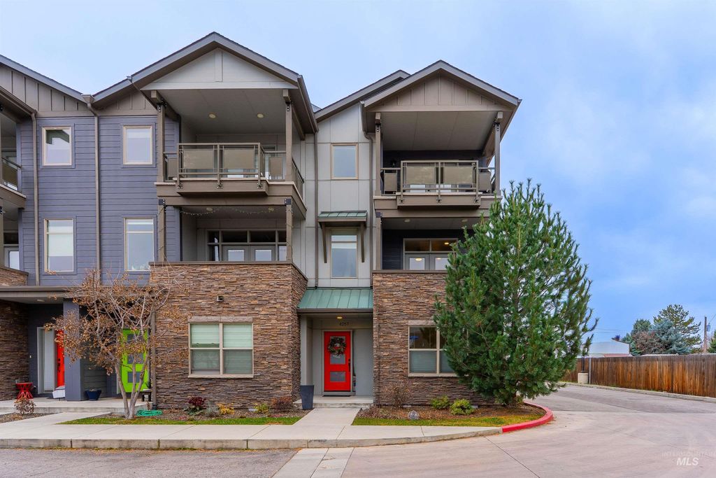 Photo of 4257 N Hardtail Lane, Garden City, ID 83714 (MLS # 98978580)