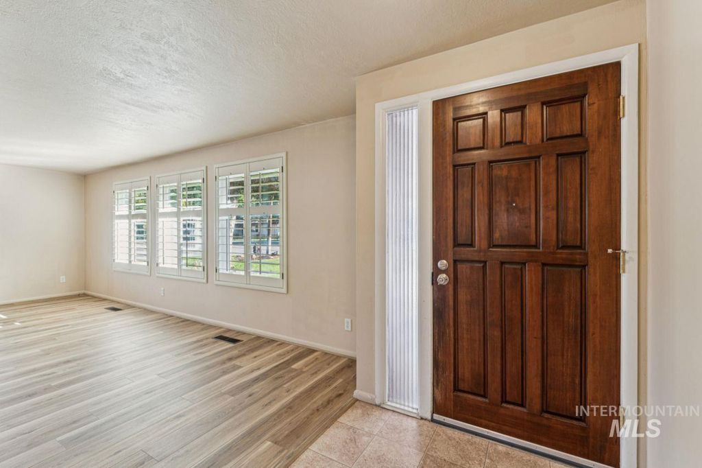 Photo of 2805 S Annett Street, Boise, ID 83705 (MLS # 98965154)