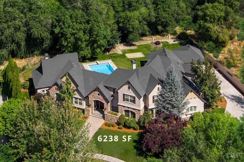 Photo of 1450 E Covey Run Ct, Eagle, ID 83616 (MLS # 98974296)