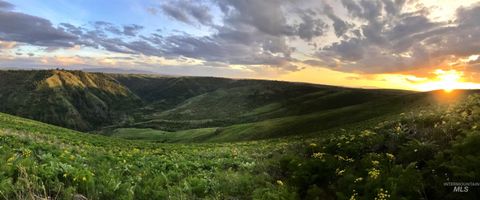 Photo of 141 Scotlyn Ranch Rd, Kamiah, ID 83536 (MLS # 98927833)