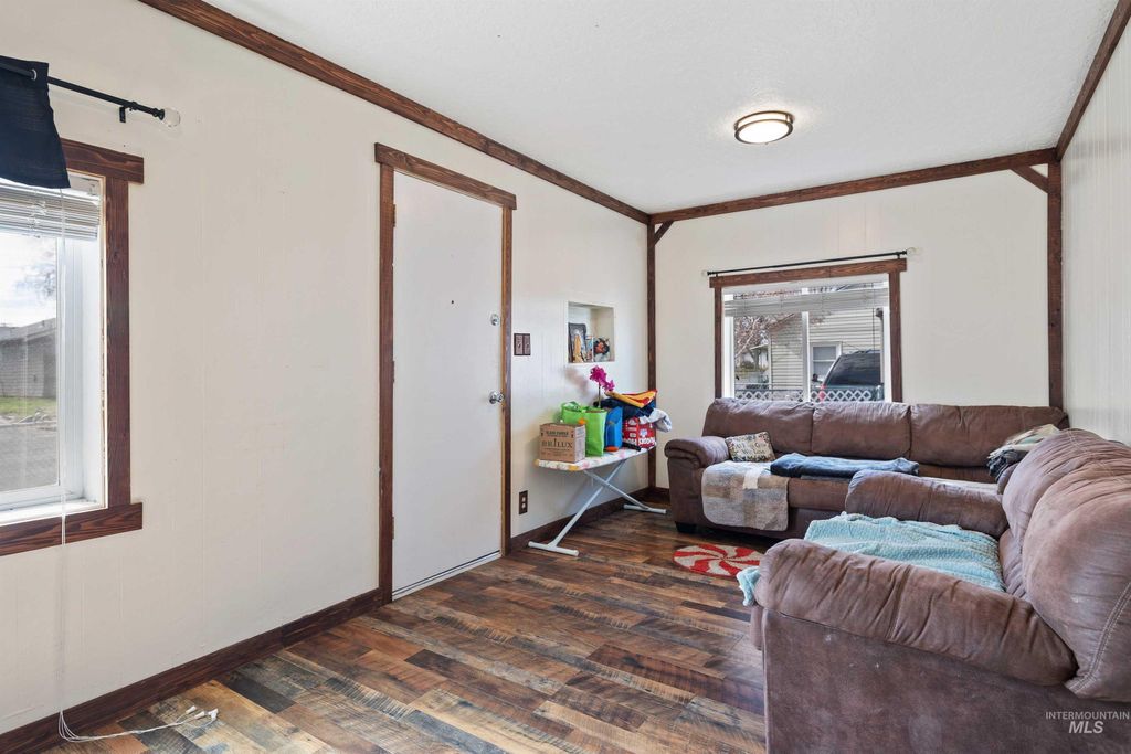 Photo of 1437 4th Ave E, Twin Falls, ID 83301 (MLS # 98978350)