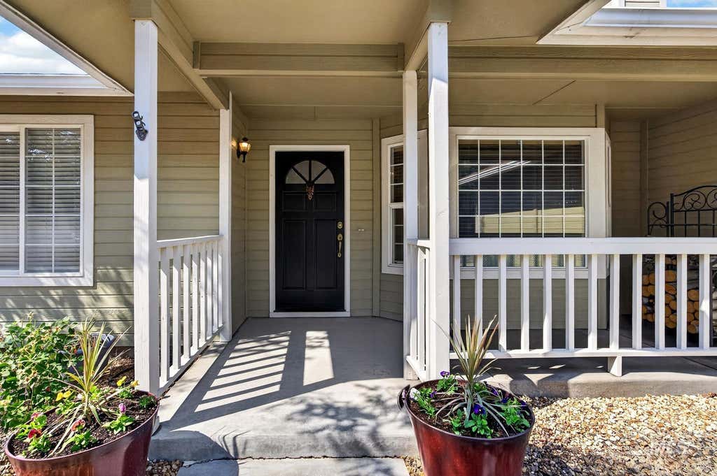 Photo of 11854 W Silver City Ct, Boise, ID 83713 (MLS # 98996677)