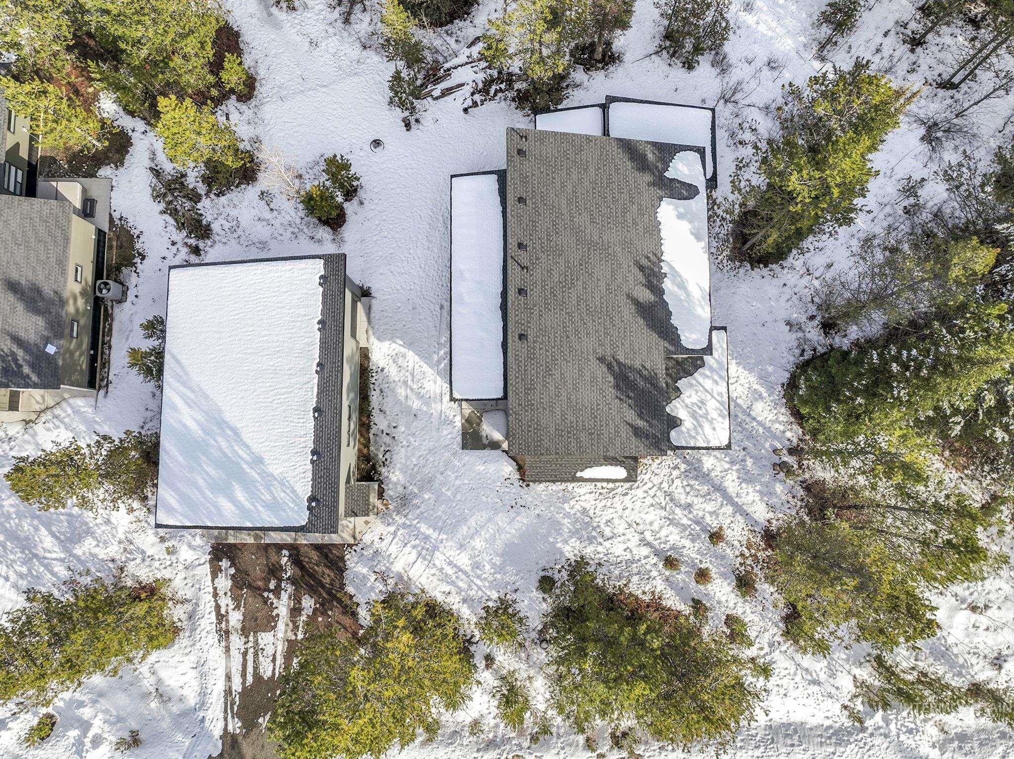 Aerial view of property and surrounding area