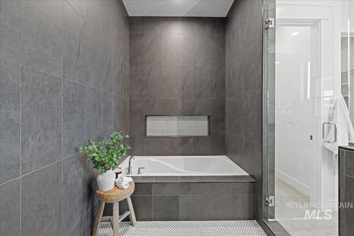 Nampa, Idaho 83651, United States, 4 Bedrooms Bedrooms, ,4 BathroomsBathrooms,Residential,Active,178113