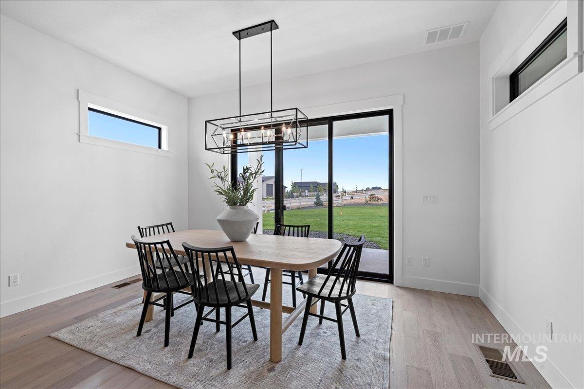 Nampa, Idaho 83651, United States, 4 Bedrooms Bedrooms, ,4 BathroomsBathrooms,Residential,Active,178113