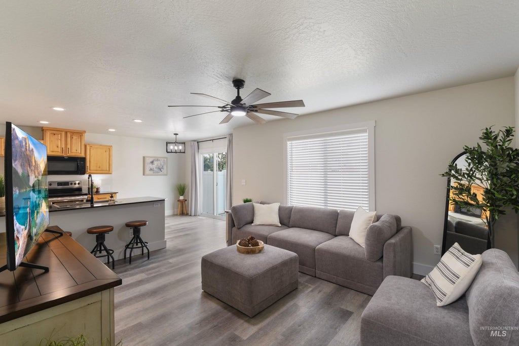 Photo of 1131 S Barberry Pl, Nampa, ID 83686 (MLS # 98995575)
