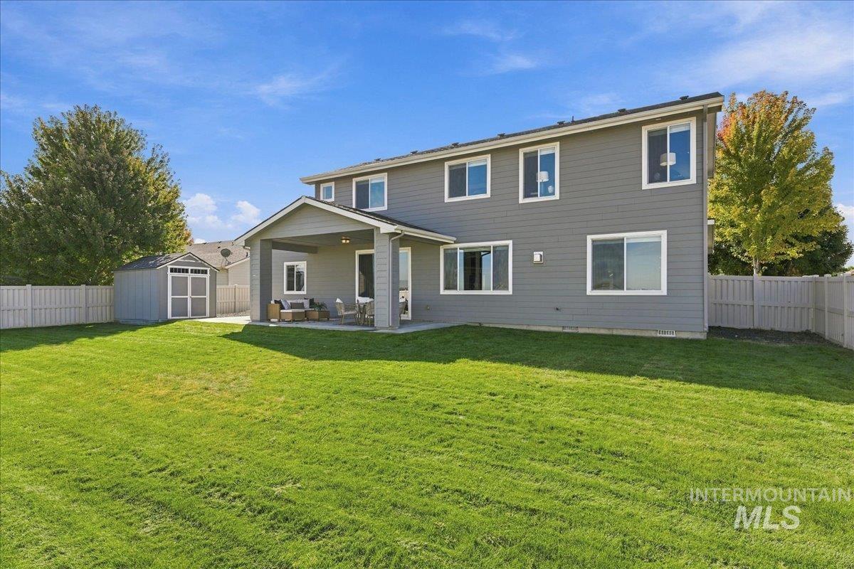 1122 W Seldovia Dr