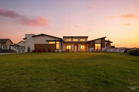 Photo of 7786 W Diamond Lake Dr, Boise, ID 83714 (MLS # 98977688)