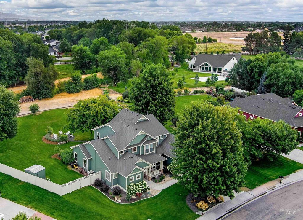 Photo of 1962 N Spring Hollow Place, Star, ID 83669 (MLS # 98976698)