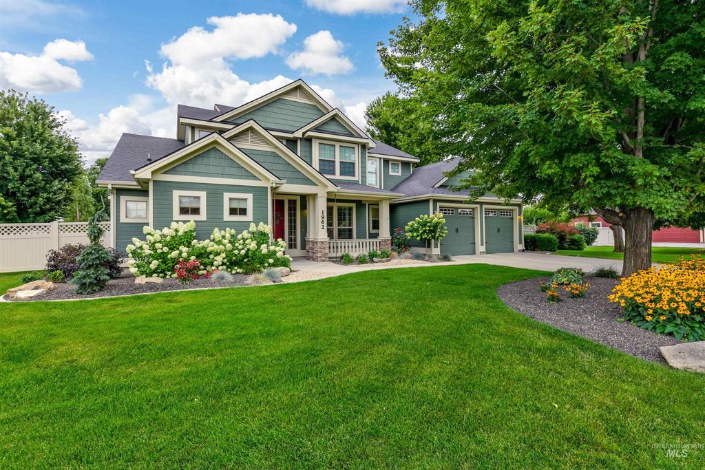 Photo of 1962 N Spring Hollow Place, Star, ID 83669 (MLS # 98976698)