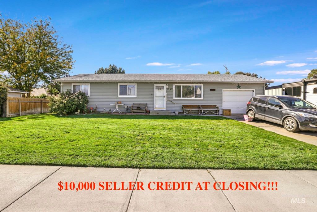 Photo of 1045 Utah Street, Gooding, ID 83330 (MLS # 98963743)