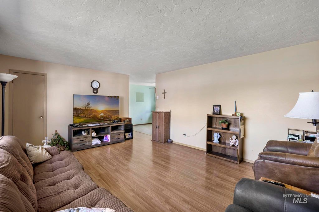 Photo of 1045 Utah Street, Gooding, ID 83330 (MLS # 98963743)