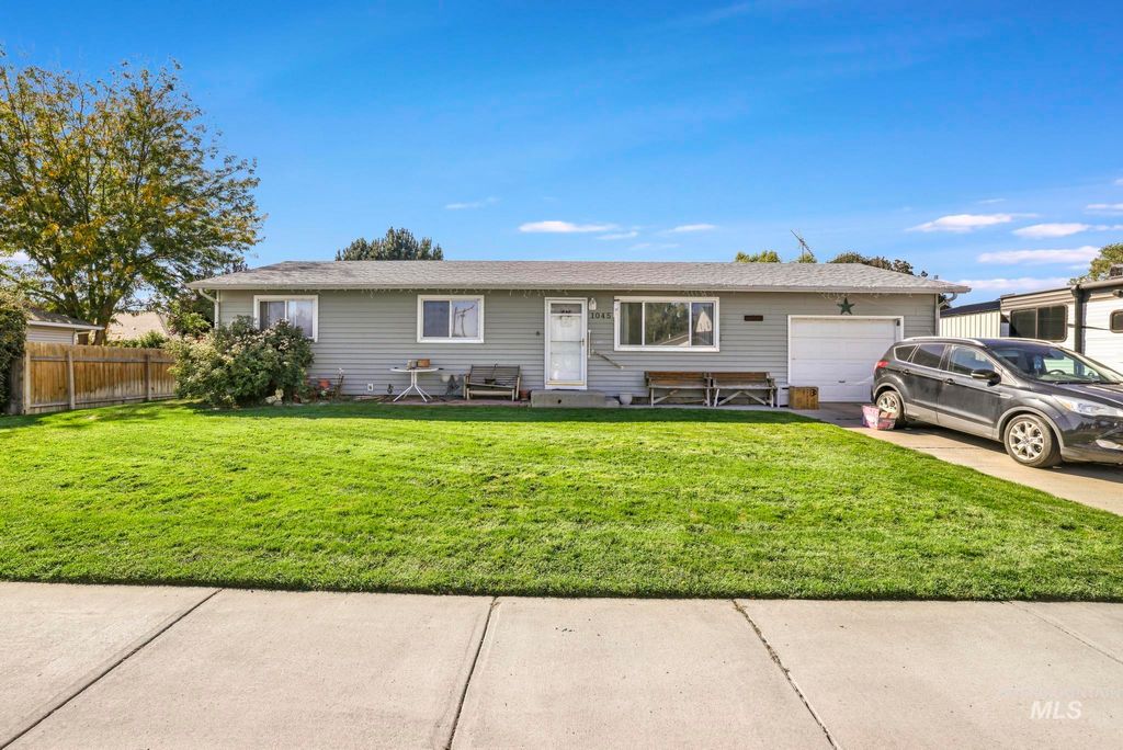 Photo of 1045 Utah Street, Gooding, ID 83330 (MLS # 98963743)