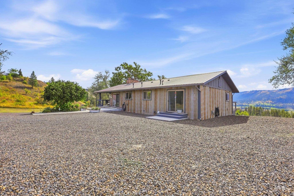 Photo of 131 Beaver Nob Dr, Kamiah, ID 83536 (MLS # 99002442)
