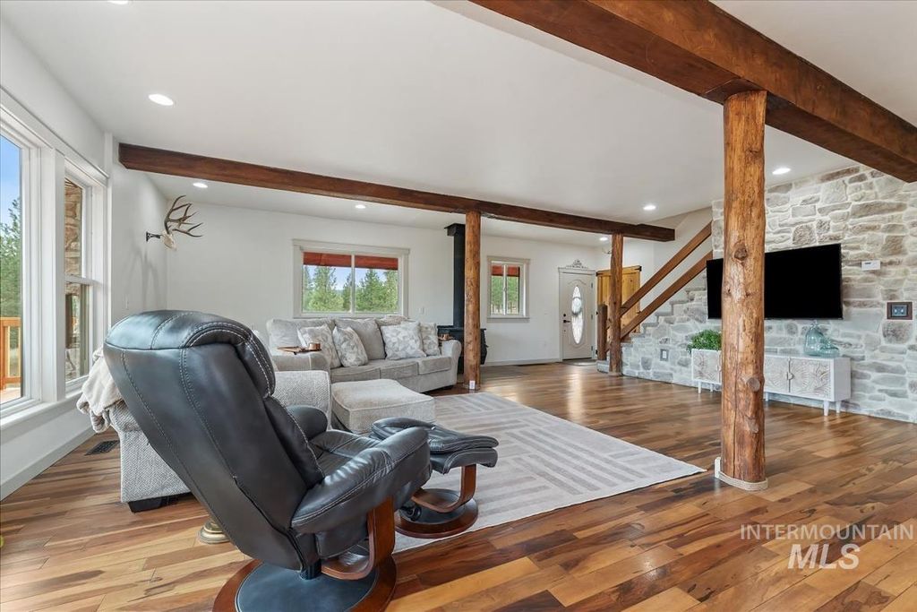 Photo of 6 Beck Rd, Garden Valley, ID 83622 (MLS # 98978008)