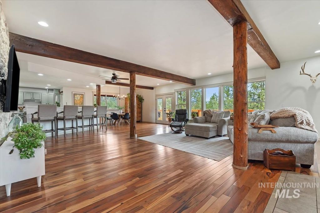 Photo of 6 Beck Rd, Garden Valley, ID 83622 (MLS # 98978008)