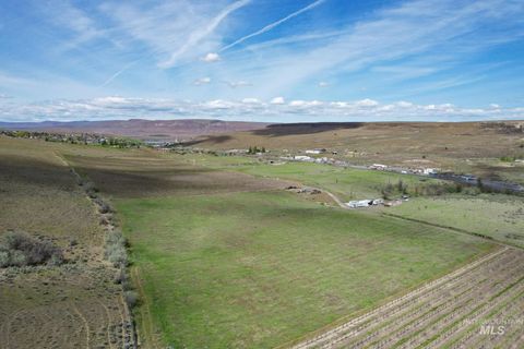 Photo of 73809 Rattlesnake Road, Arlington, OR 97812 (MLS # 98967799)