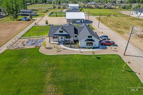 Photo of 17220 Colbey Lane, Wilder, ID 83676 (MLS # 98985951)