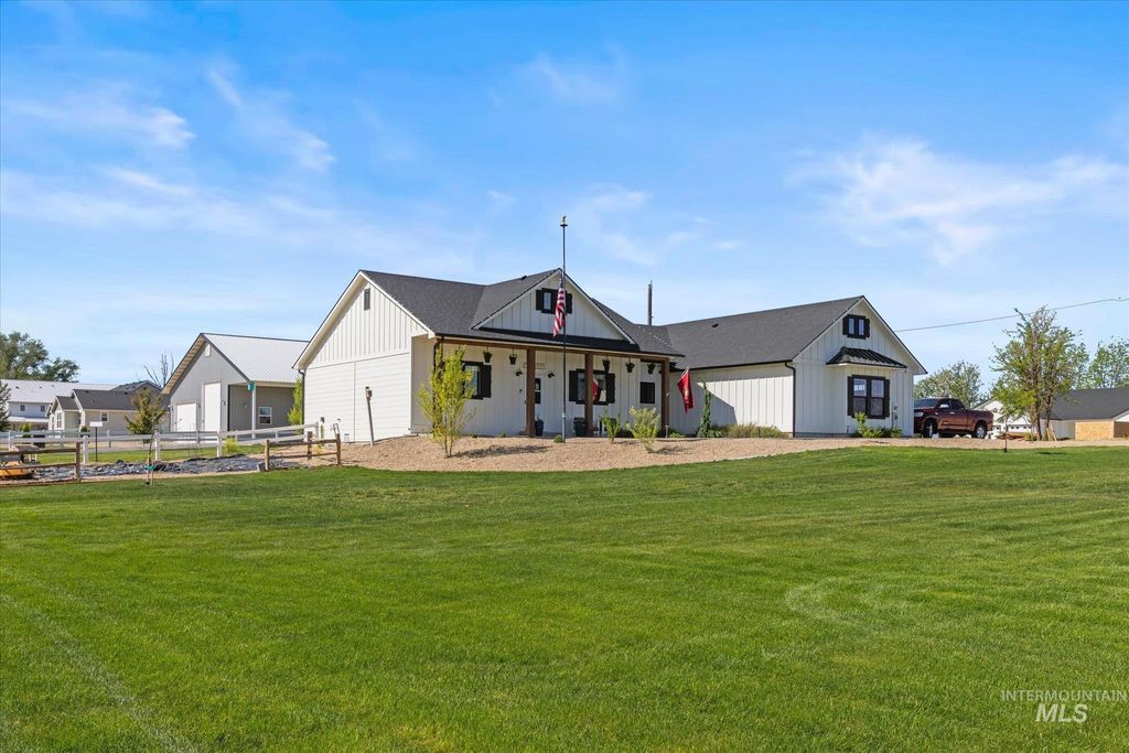 Photo of 17220 Colbey Lane, Wilder, ID 83676 (MLS # 98985951)