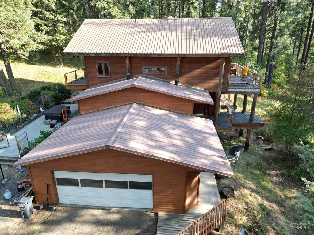 Photo of 1065 Newell Rd, Viola, ID 83872 (MLS # 98956777)