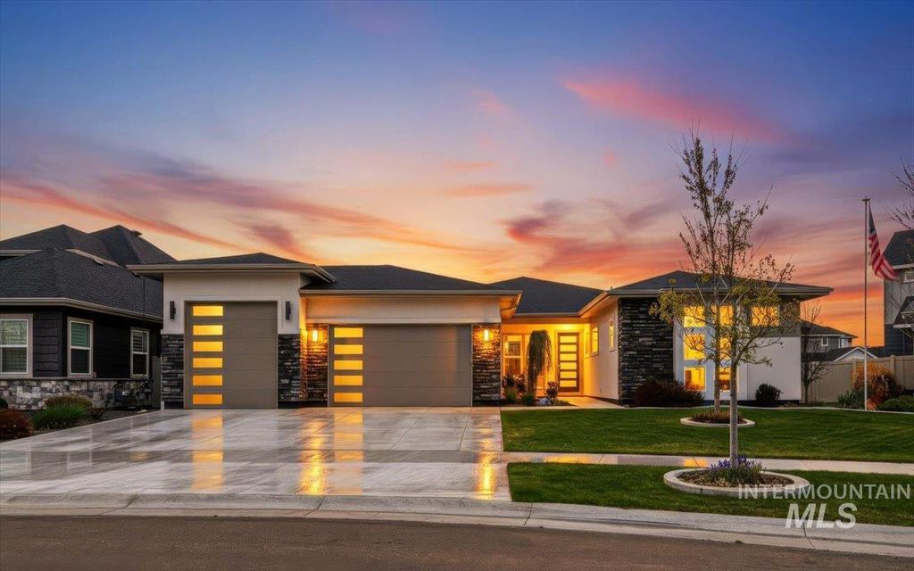 Photo of 2578 E Shady Glade Drive, Meridian, ID 83642 (MLS # 98981278)