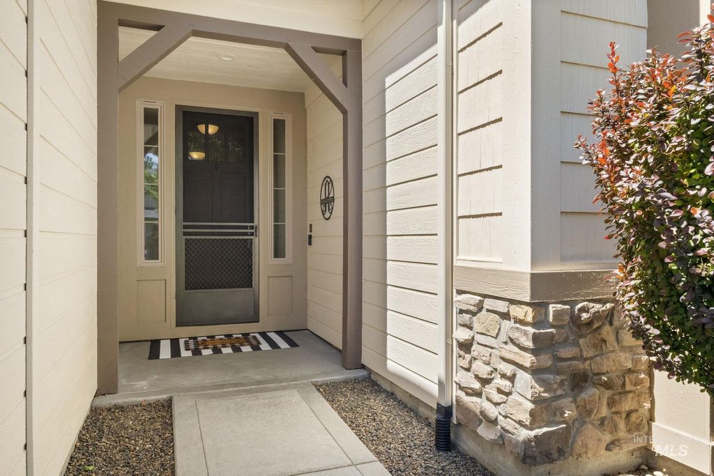 Photo of 789 W Crosby Dr, Meridian, ID 83646 (MLS # 98985293)