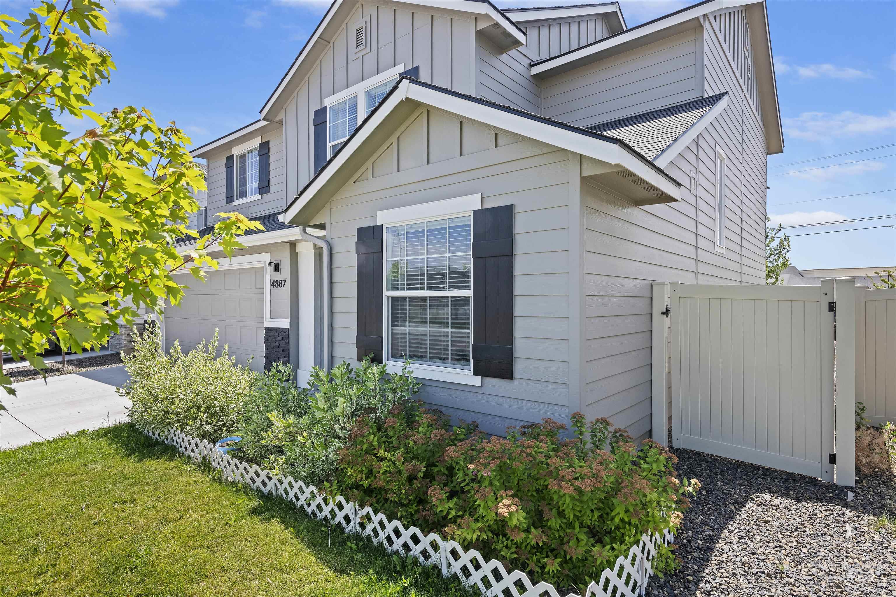 4887 W Quaker Ridge St