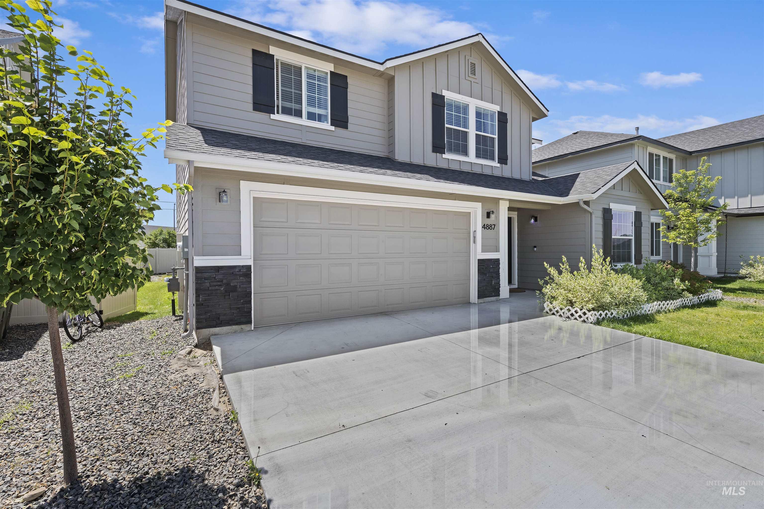 4887 W Quaker Ridge St