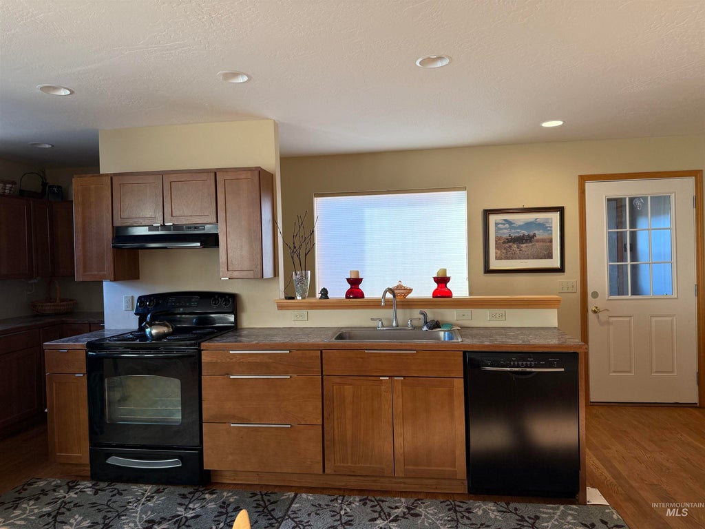 Photo of 127 N Powell Creek Rd, Fairfield, ID 83327 (MLS # 98990143)