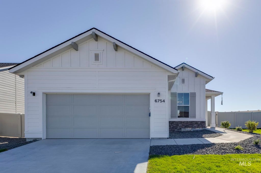 Photo of 4432 N Alameda Creek Ave, Meridian, ID 83646 (MLS # 98984750)