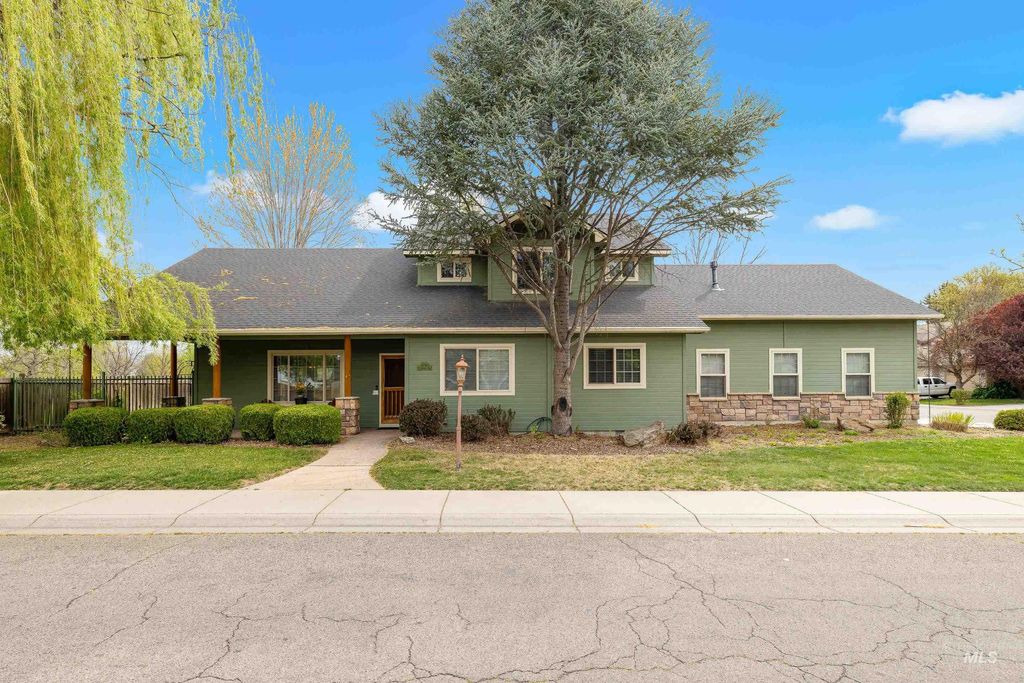 Photo of 4394 N Colonial Park Way, Boise, ID 83713 (MLS # 98981956)