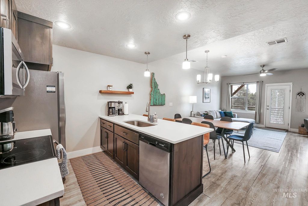 Photo of 104 Broken Pine Ln, McCall, ID 83638 (MLS # 98977040)