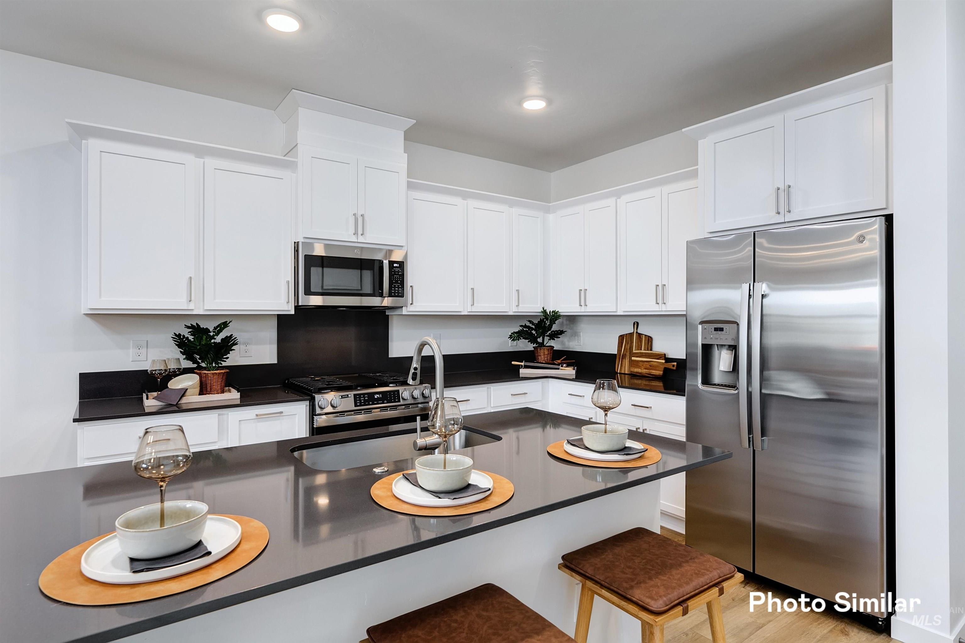 4169 W Perspective St