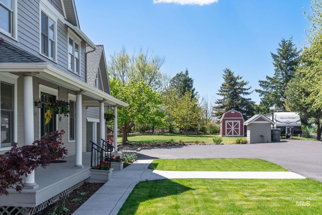 Photo of 1673 Christopher Ln, Moscow, ID 83843 (MLS # 98985458)