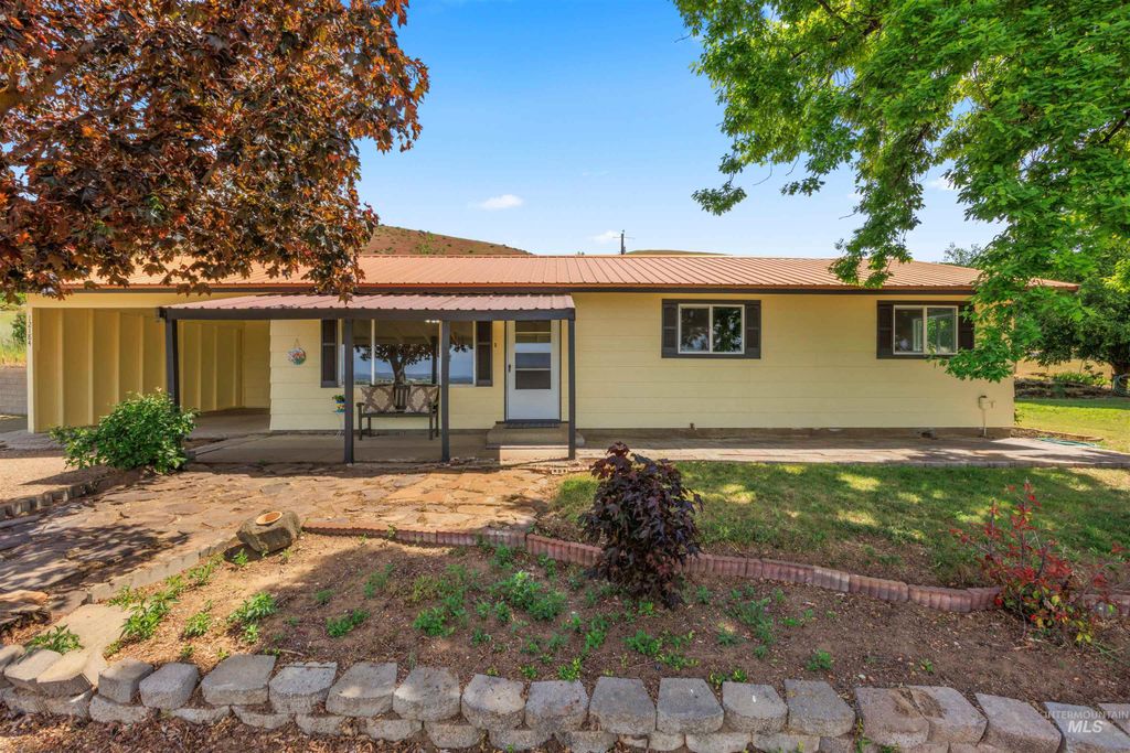 Photo of 12184 Hill Rd, Payette, ID 83616 (MLS # 98985887)