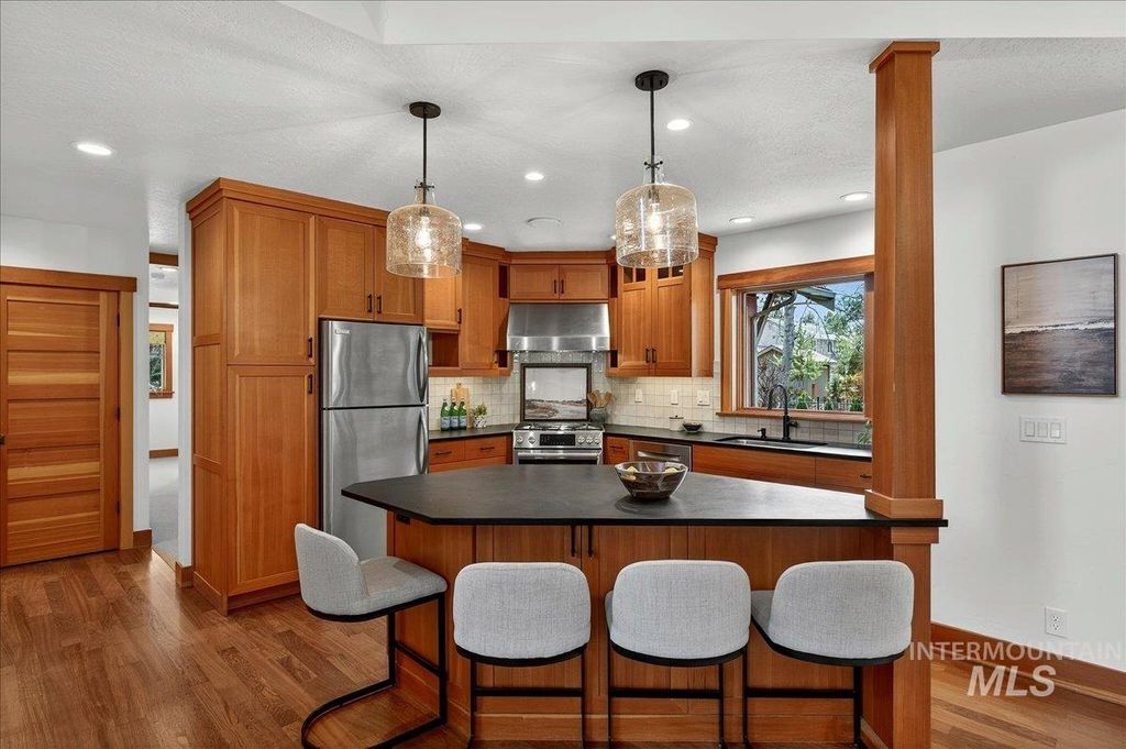 Photo of 9193 W Beachside Ln, Garden City, ID 83714 (MLS # 98976947)