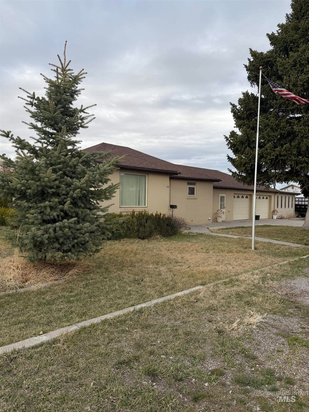 Photo of 302 E 7th Street, Burley, ID 83318 (MLS # 98978300)