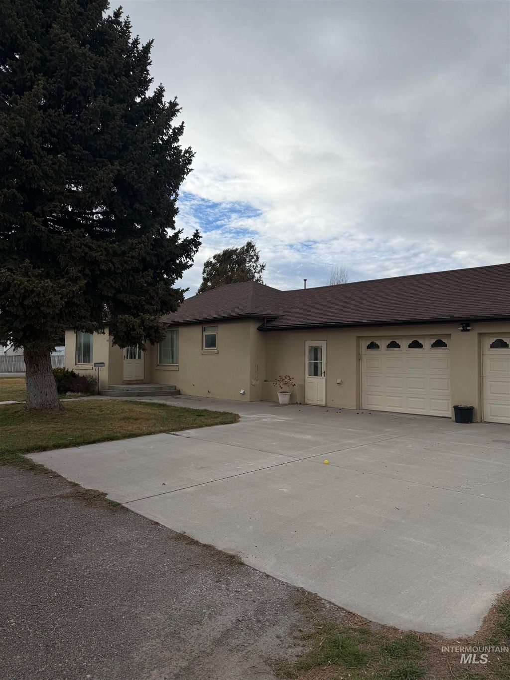 Photo of 302 E 7th Street, Burley, ID 83318 (MLS # 98978300)
