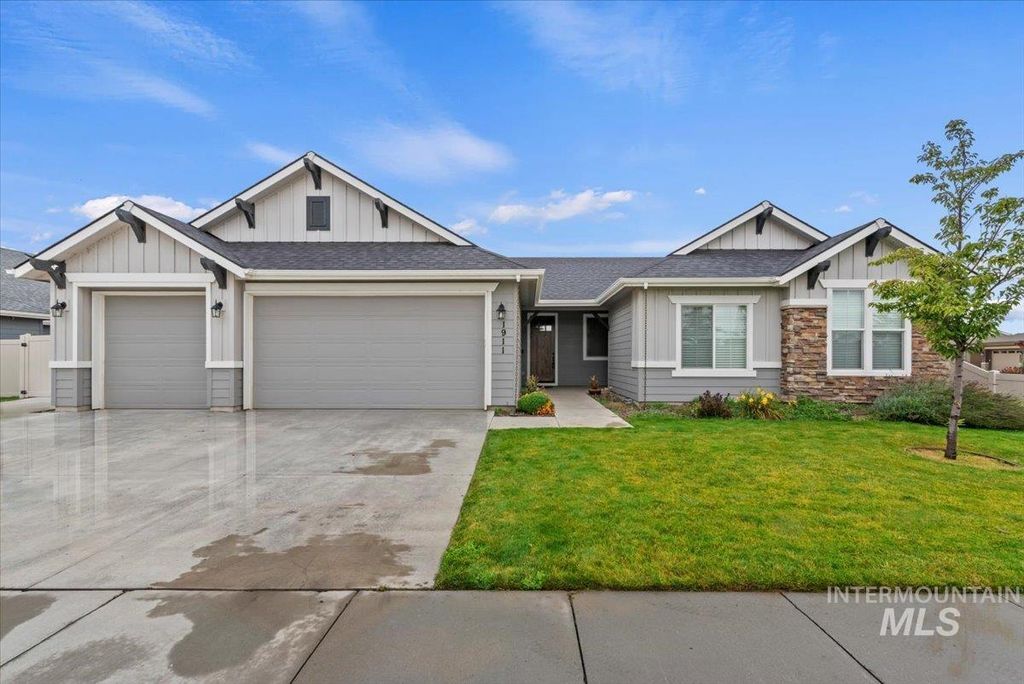 Photo of 1911 N Siltstone Way, Kuna, ID 83634 (MLS # 98963863)