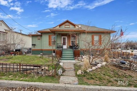 Photo of 410 N Logan, Glenns Ferry, ID 83623 (MLS # 98972401)