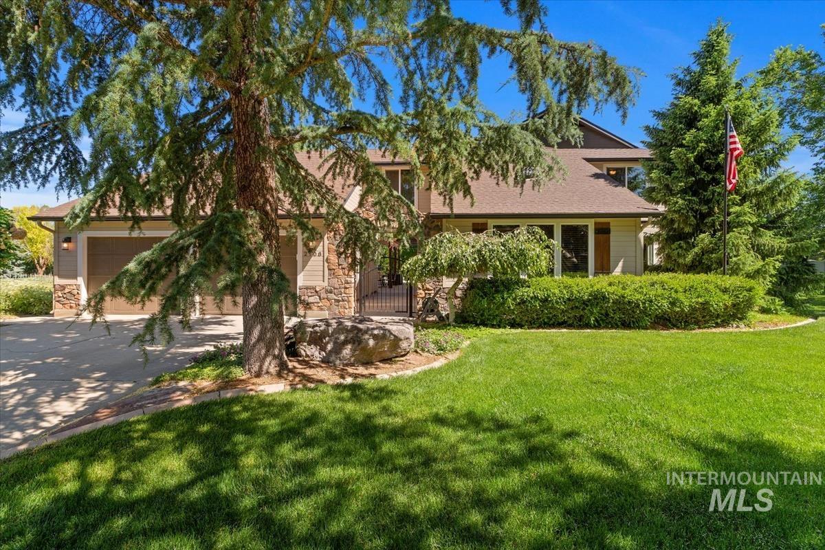 2908 E Leslie Drive