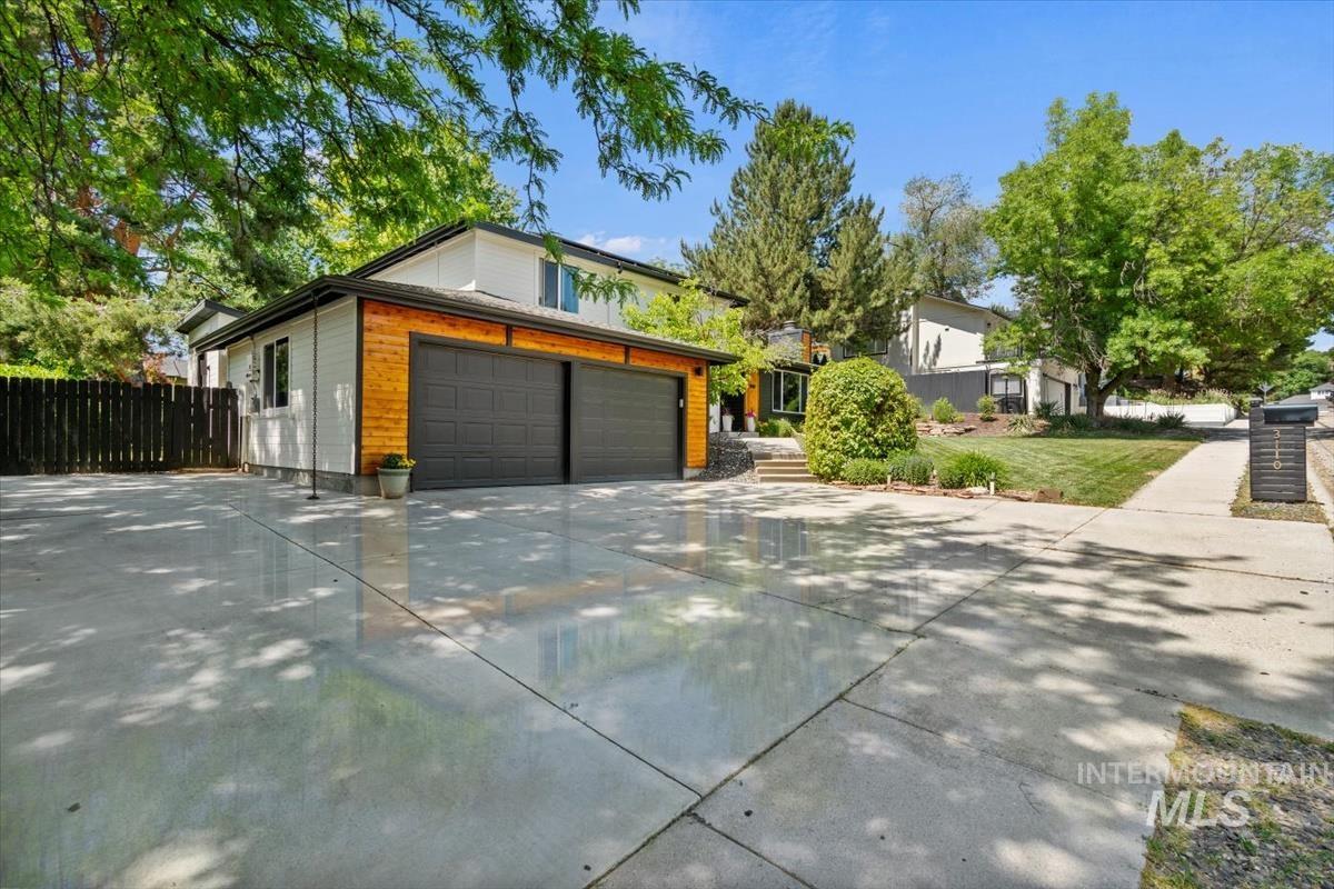 3110 E Stone Point Dr