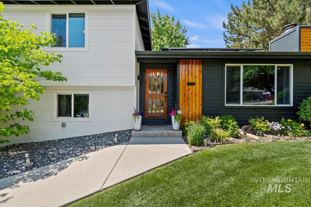 3110 E Stone Point Dr